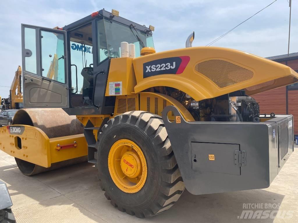 XCMG XS 223 J Vienvalča grunts veltņi