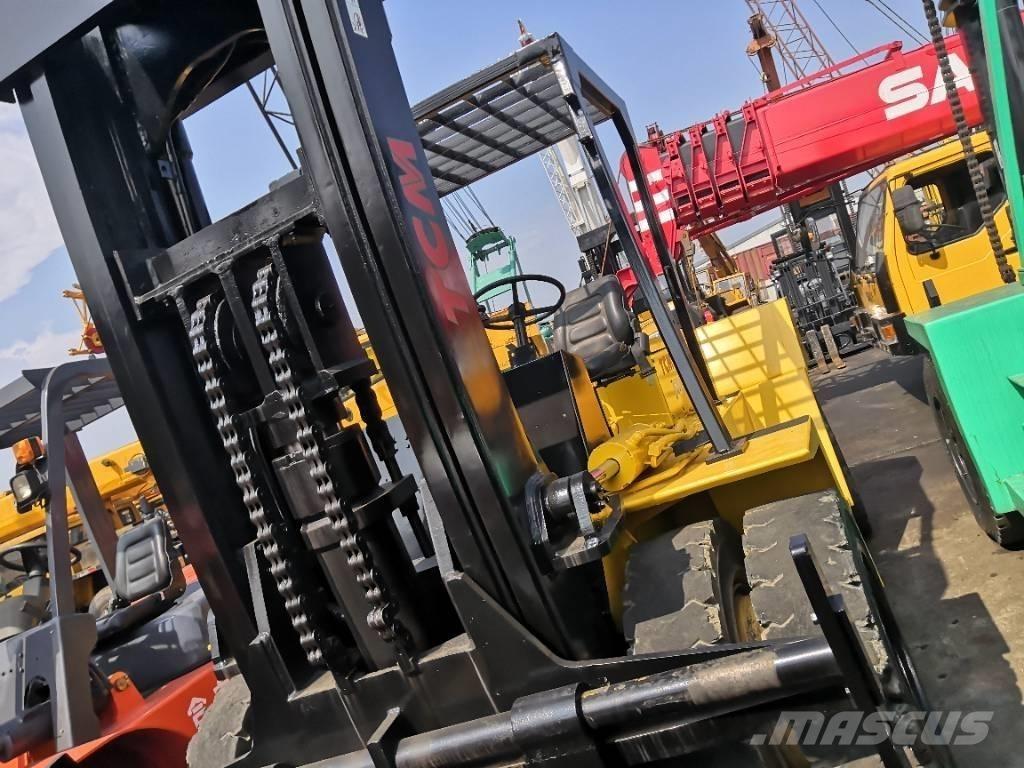 TCM 15 Ton Tehnika ar dīzeļa dzinēju