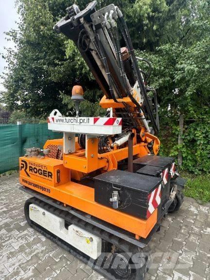  TURCHI 300F Mobilās urbšanas platformu automašīnas