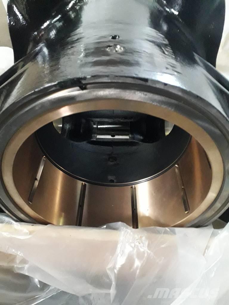 John Deere Base CH8 Strēles un kausi