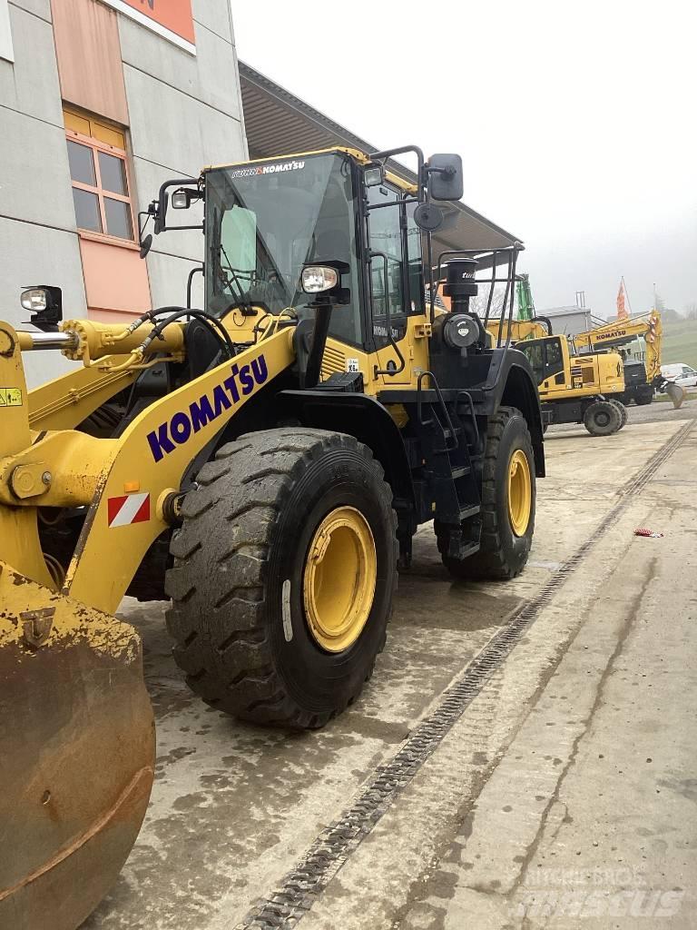 Komatsu WA380-8E0 Iekrāvēji uz riteņiem