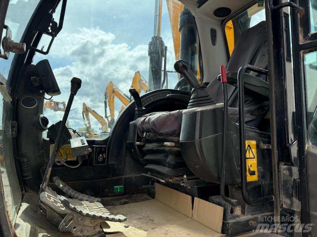 JCB JS 360 LC HRD Kāpurķēžu ekskavatori