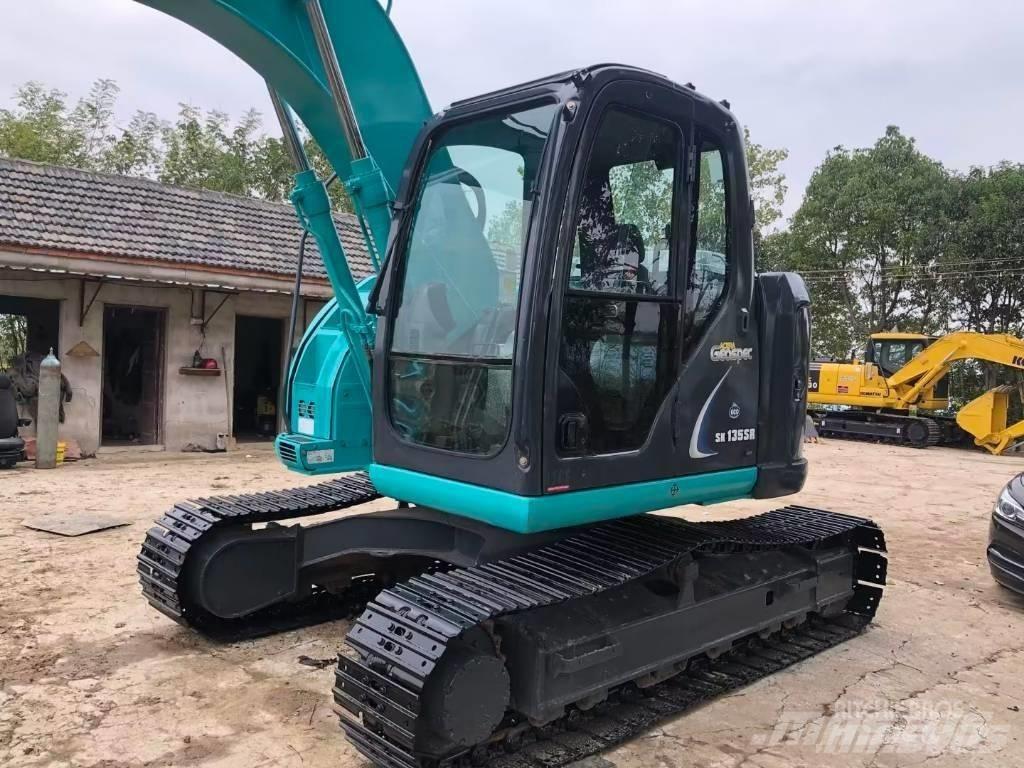 Kobelco SK 135 Kāpurķēžu ekskavatori