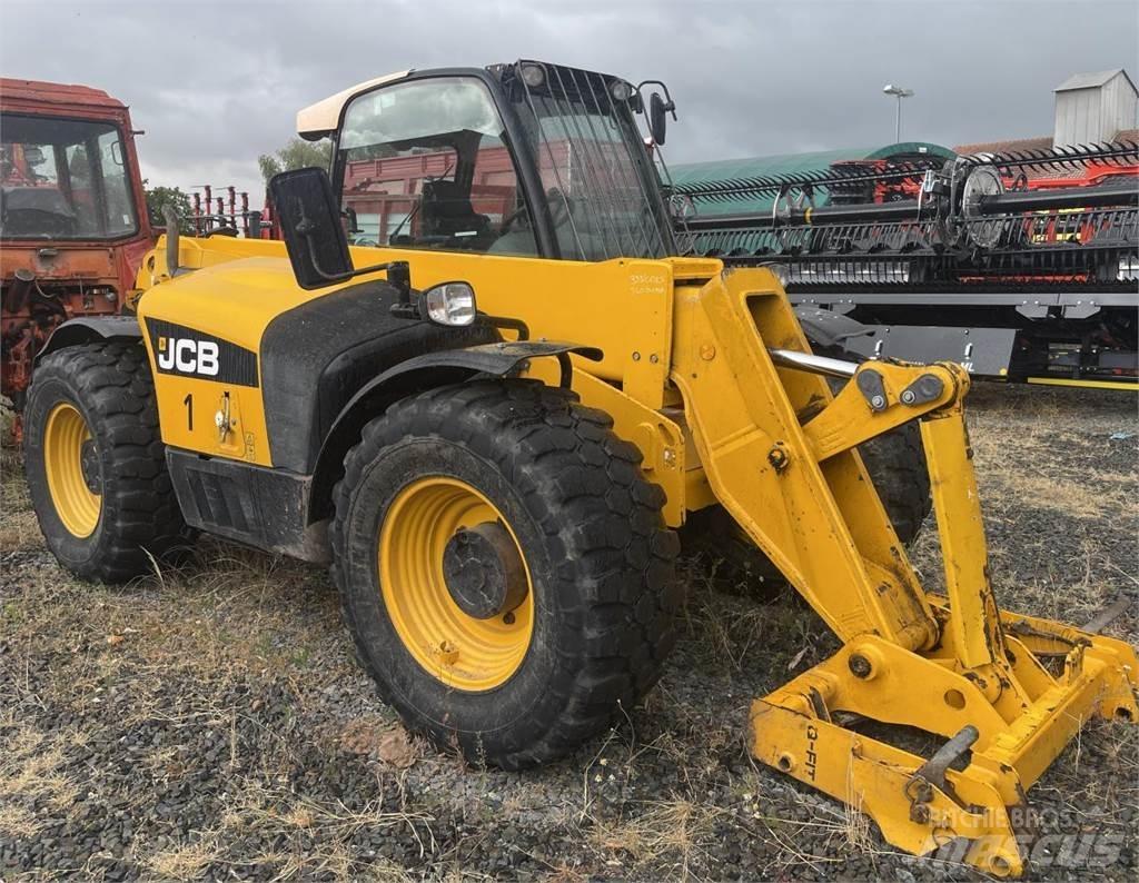 JCB 541-70 Lauksaimniecības pacēlāji