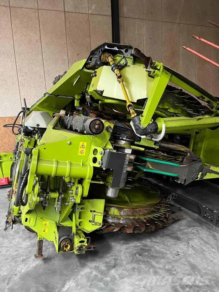 CLAAS Orbis 900 Ražas novākšanas galvas