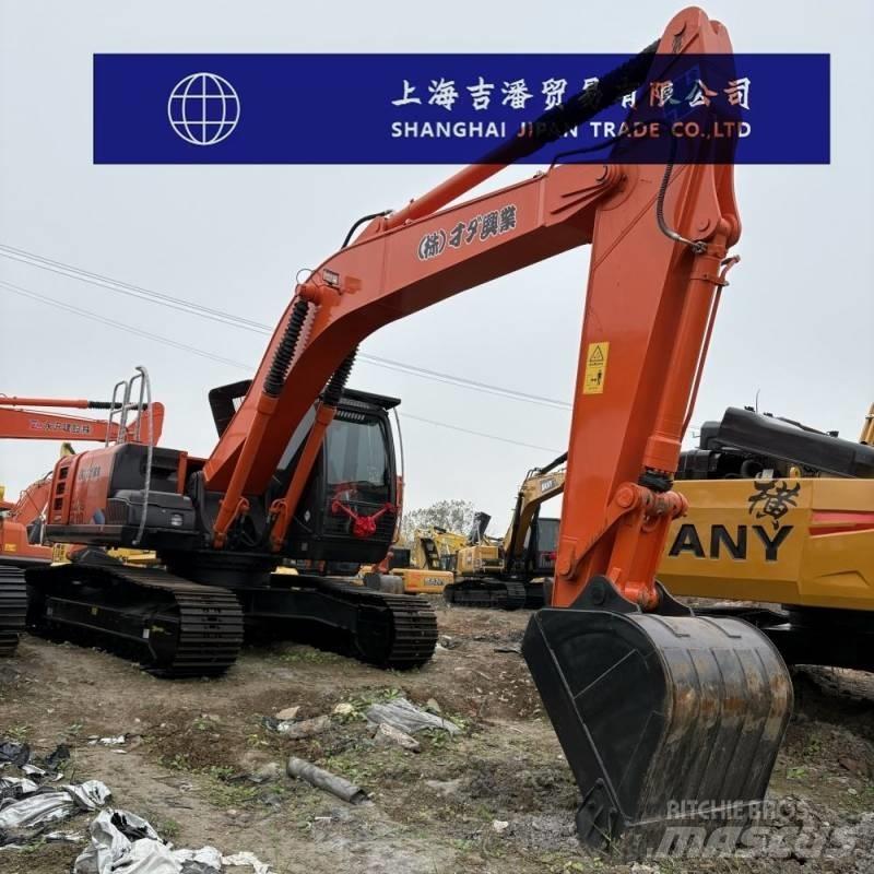 Hitachi ZX 210 Kāpurķēžu ekskavatori