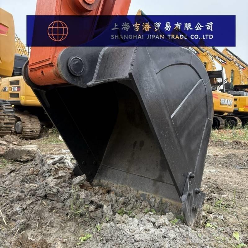 Hitachi ZX 210 Kāpurķēžu ekskavatori