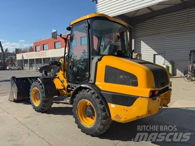 JCB 406 Iekrāvēji uz riteņiem