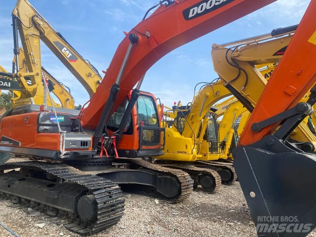 Doosan DX300LC-9C Kāpurķēžu ekskavatori