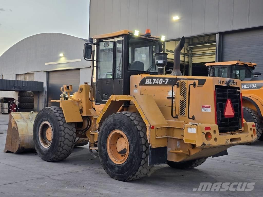 Hyundai 740-7 Iekrāvēji uz riteņiem