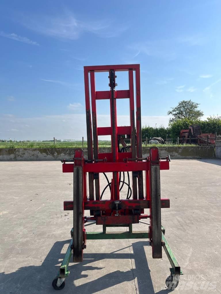 Wifo H1600/240 Frontālie iekrāvēji un ekskavatori