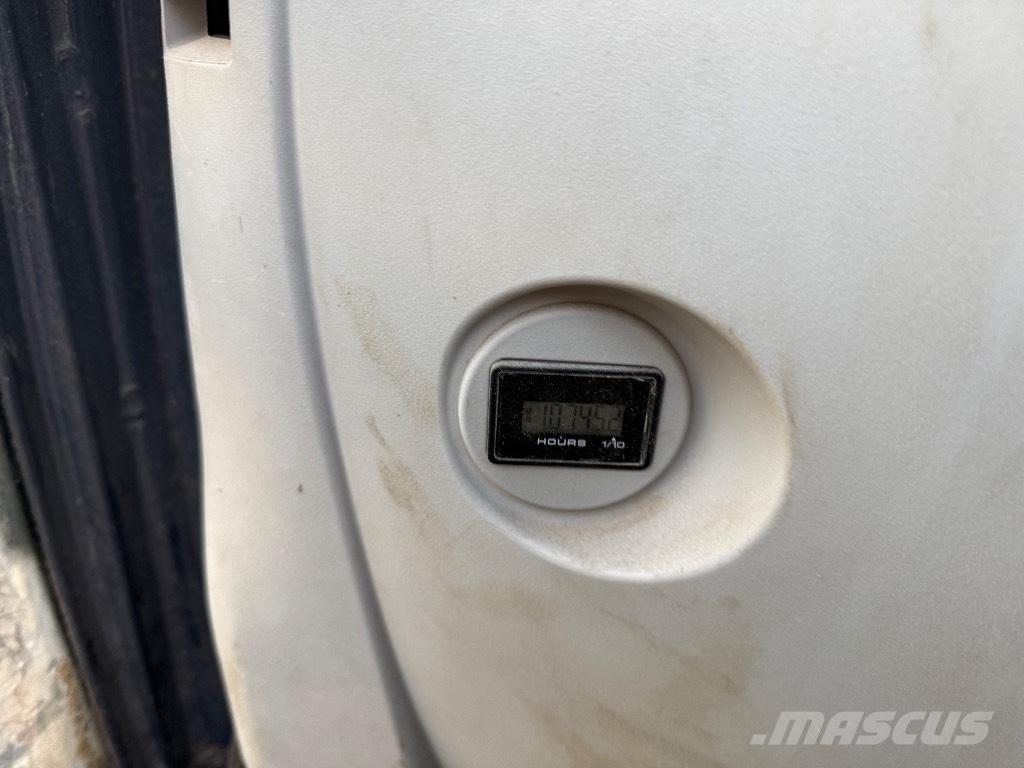 Kobelco SK 75 SR Vidēja lieluma ekskavatori 7 t - 12 t