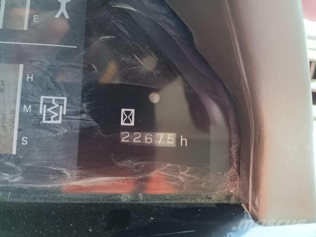 Komatsu HD 605-5 Karjeras kravas automašīnas