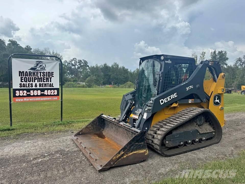 John Deere 317 Lietoti riteņu kompaktiekrāvēji