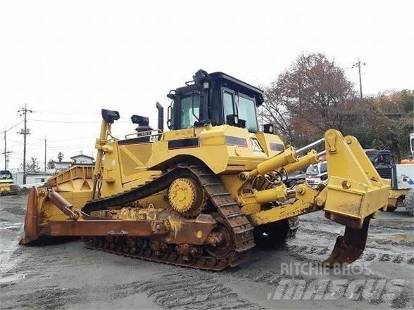 CAT D8T Kāpurķēžu buldozeri