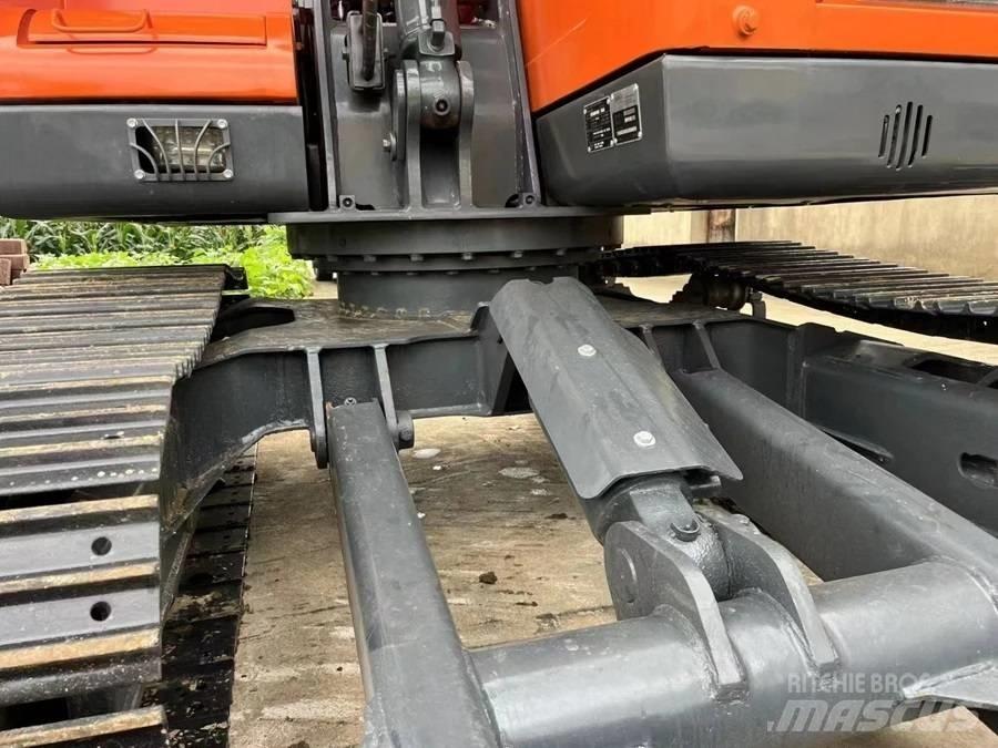 Doosan DX75-9C Kāpurķēžu ekskavatori