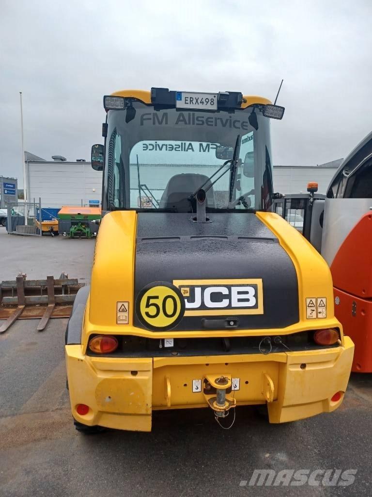 JCB 409 Lauksaimniecības pacēlāji