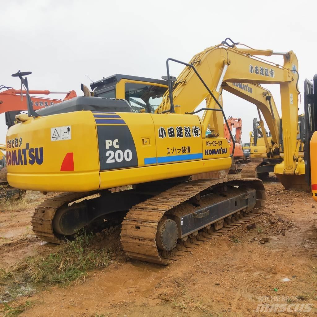 Komatsu PC200-8 Kāpurķēžu ekskavatori