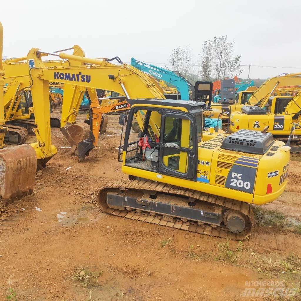 Komatsu PC200-8 Kāpurķēžu ekskavatori