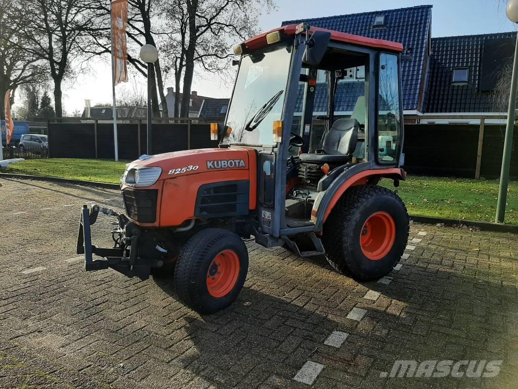 Kubota B 2530 Kompaktie traktori