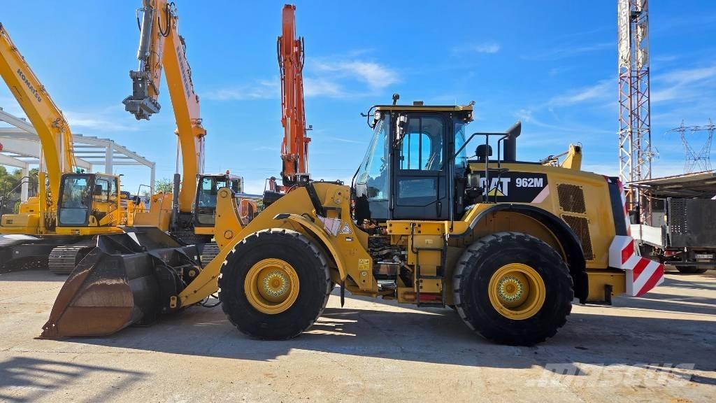CAT 962 M Iekrāvēji uz riteņiem