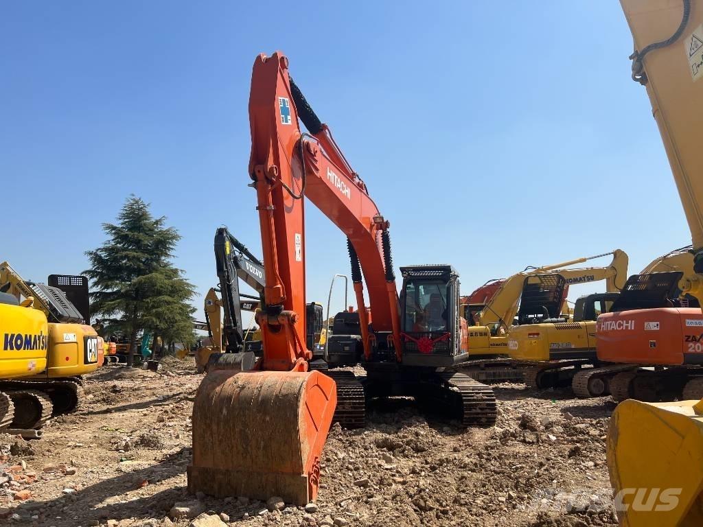 Hitachi ZX 240-3 Kāpurķēžu ekskavatori