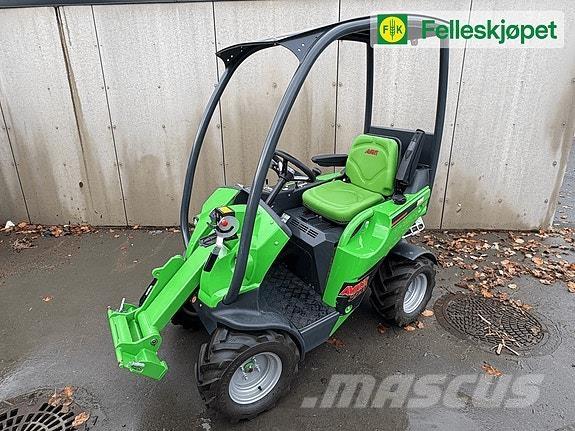 Avant 220 Lietoti riteņu kompaktiekrāvēji