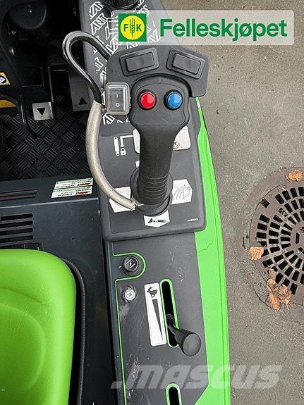 Avant 220 Lietoti riteņu kompaktiekrāvēji