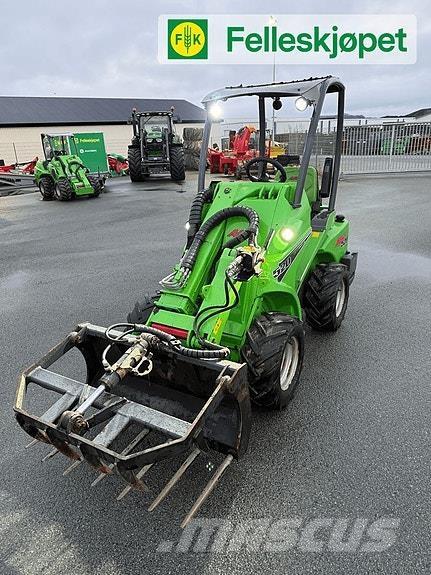 Avant 520 Lietoti riteņu kompaktiekrāvēji