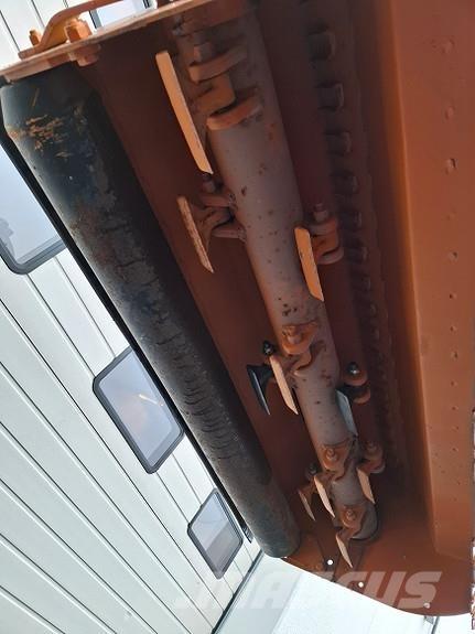 Berti Park/P 145 Cits lopbarības novācēju, kombainu aprīkojums