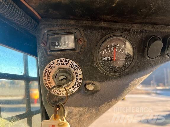 Bobcat 743 Lietoti riteņu kompaktiekrāvēji
