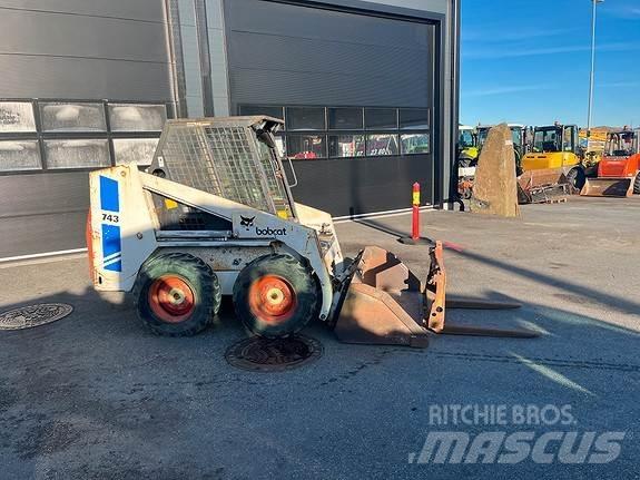 Bobcat 743 Lietoti riteņu kompaktiekrāvēji