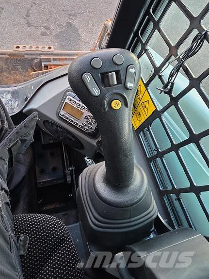 Bobcat T450 Lietoti riteņu kompaktiekrāvēji