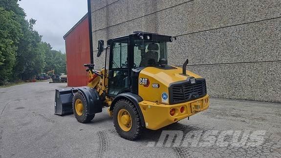 CAT 906 Iekrāvēji uz riteņiem
