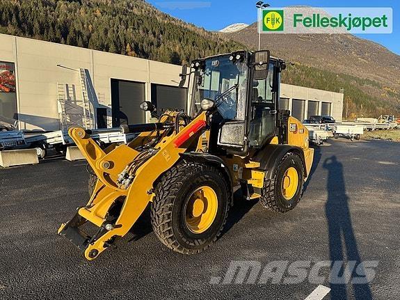 CAT 908 Lietoti riteņu kompaktiekrāvēji