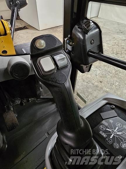 CAT 908M Iekrāvēji uz riteņiem