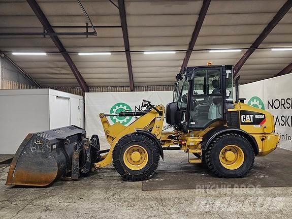 CAT 908M Iekrāvēji uz riteņiem