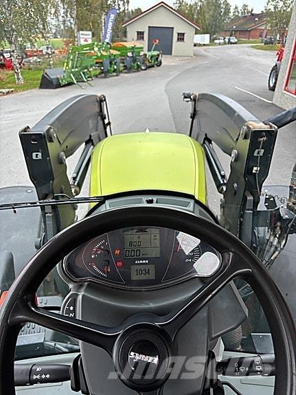 CLAAS Arion 640 Traktori