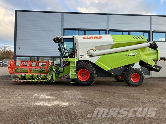 CLAAS Tucano 430 Ražas novākšanas kombaini