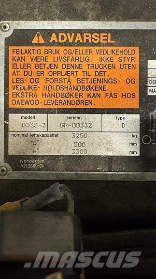 Daewoo D33S-3 Tehnika ar dīzeļa dzinēju