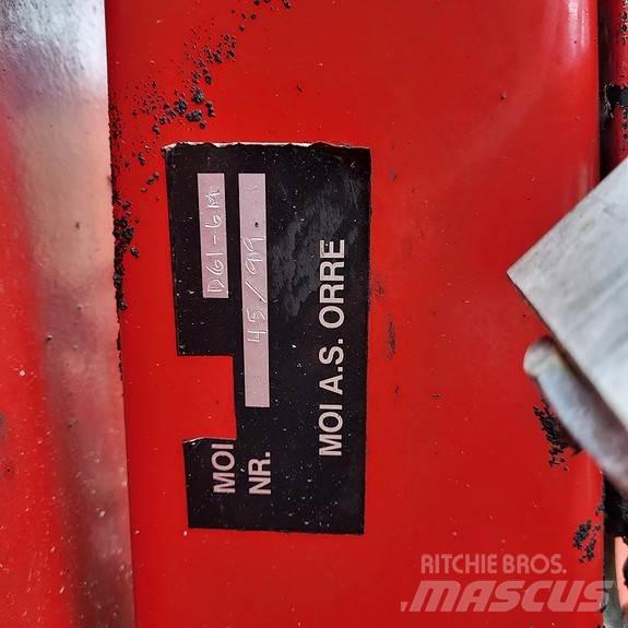  DGI-6M nedfeller Minerālmēslu izkliedētāji