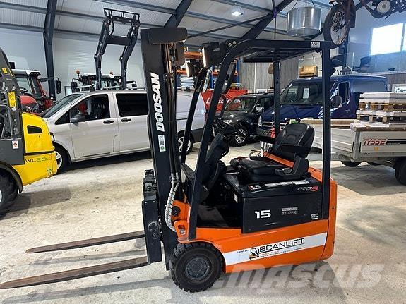 Doosan B15R-5 Tehnika ar dīzeļa dzinēju