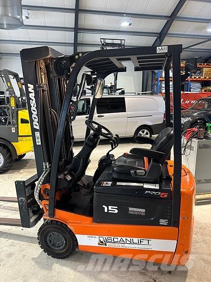 Doosan B15R-5 Tehnika ar dīzeļa dzinēju