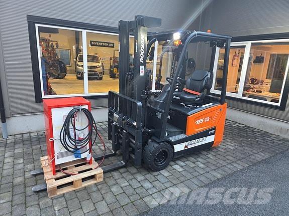 Doosan B15T-7 Tehnika ar dīzeļa dzinēju