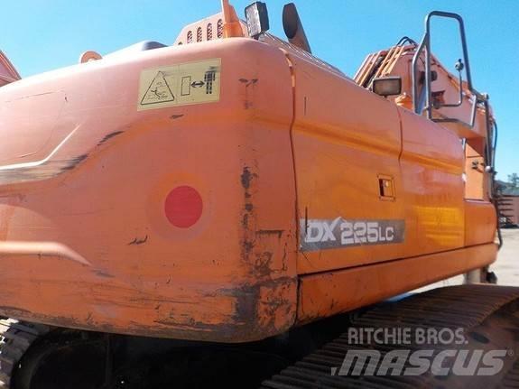 Doosan DX225LC-3 Kāpurķēžu ekskavatori