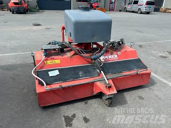 Dücker HDK 1800 Standarta piekabes