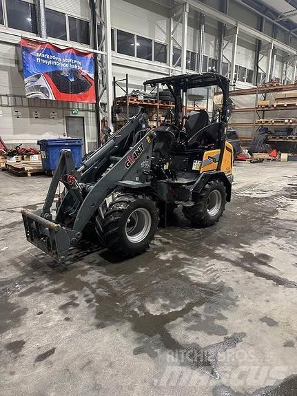 GiANT G2500HD+ Lietoti riteņu kompaktiekrāvēji