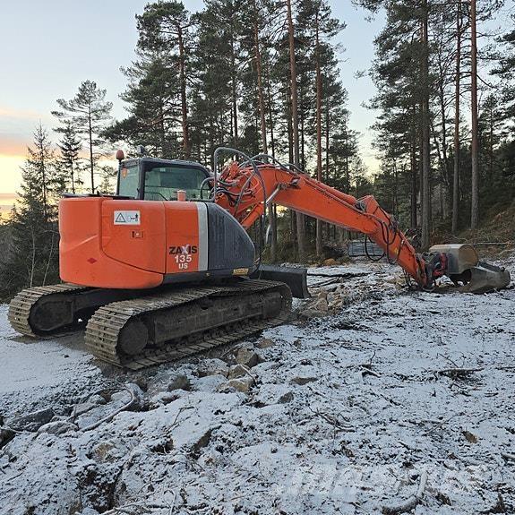 Hitachi ZX135US-3 Kāpurķēžu ekskavatori