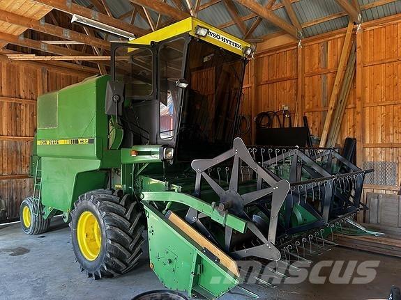 John Deere 1032 Ražas novākšanas kombaini