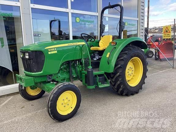 John Deere 5055E Traktori